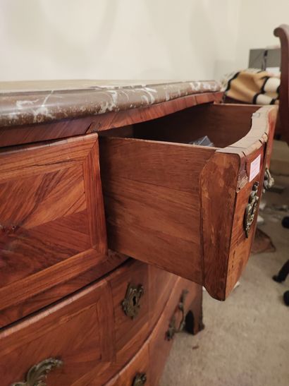Veneered curved chest of drawers opening...