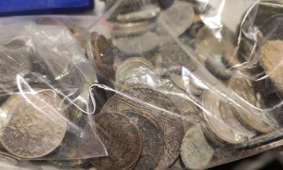 Lot de pièces et billets démonétisés
Pièces...
