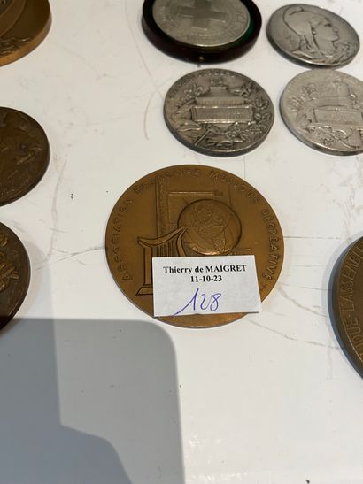 Lot de 3 médailles en bronze de Présidents...