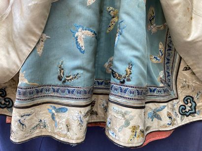 A Ladies' jacket in verdigris silk embroidered...