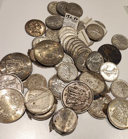 Lot de pièces démonétisées dont 5 et 50 francs,...