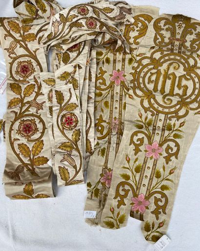 9 Set of disassembled chasuble elements:...