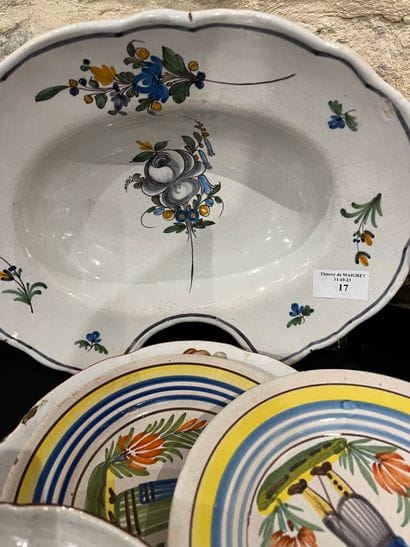 Mannette of ancient and modern earthenware...