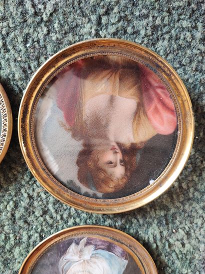 Lot de 4 miniatures Portraits. XVIIIe et...