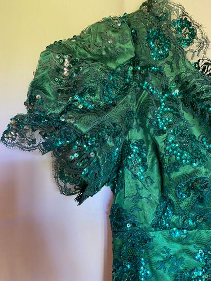 Long dress in green silk and green tulle...