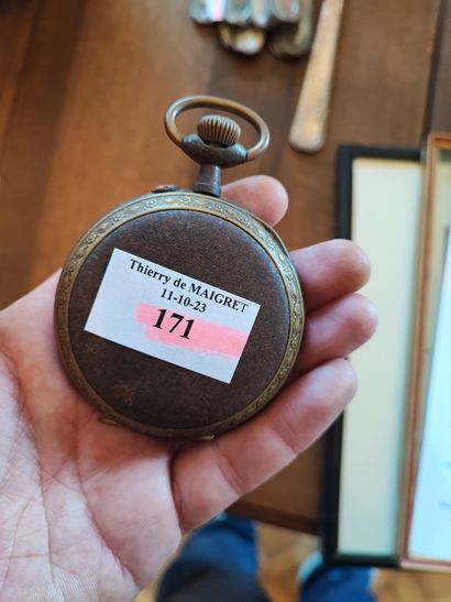 Régulateur cadran émaillé en acier 
Ref 257...