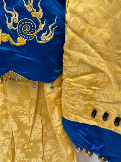 14 - Set of 2 dresses:
Yellow damask and...