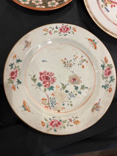 Lot of porcelain in the taste of China and...