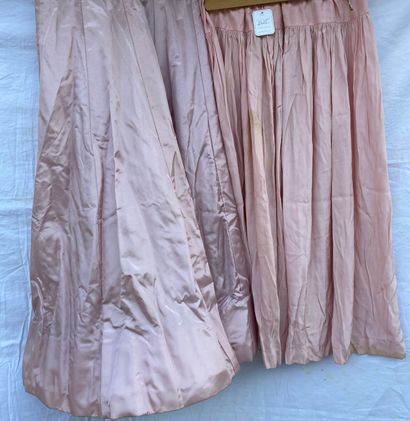 M Lot including:
-Ivory satin skirt, black...