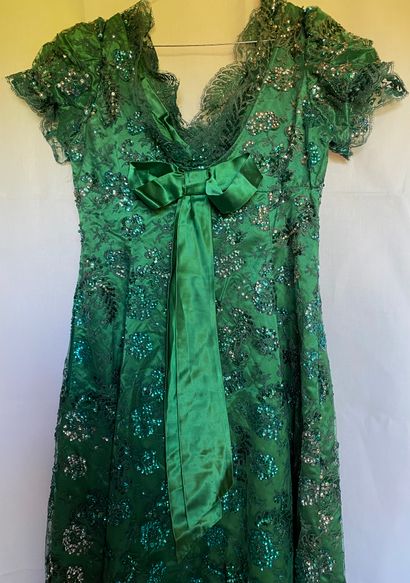 Long dress in green silk and green tulle...