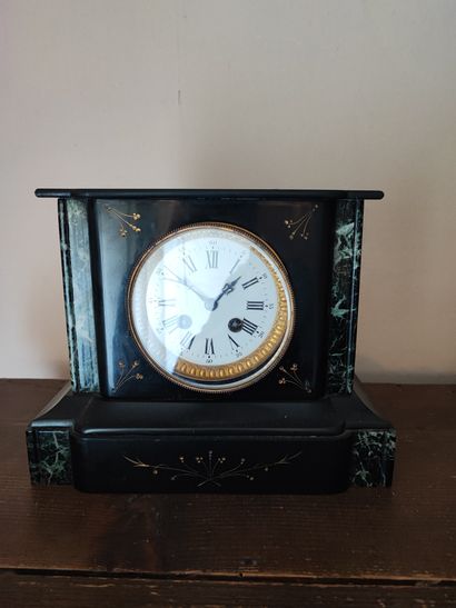 Pendule borne 
Vers 1900
Ref 279