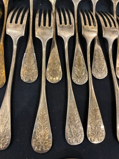 Set of silver-plated tableware with knot...