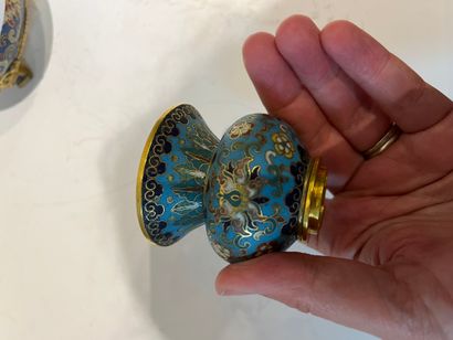 China, set including a spittoon and a tripod...