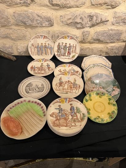 Ceramics lot including a series of plates...
