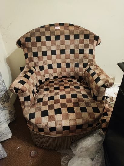 Comfortable checked velvet bergère. A four-leaf...