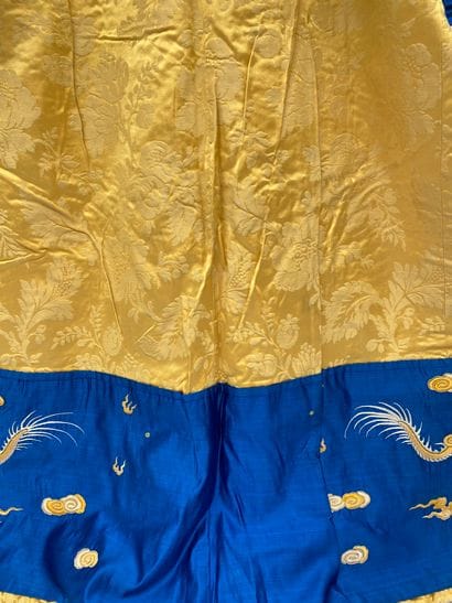 14 - Set of 2 dresses:
Yellow damask and...