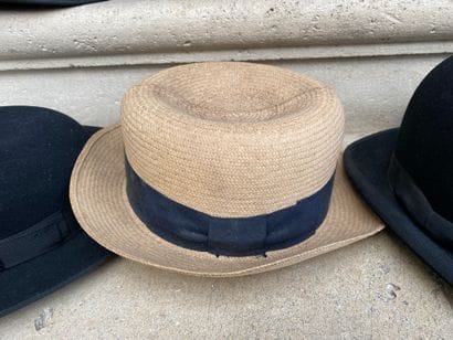 12 Set of hats: 2 top hats (La Belle Jardinière...