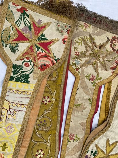11 Lot of ecclesiastical vestments: chasuble...