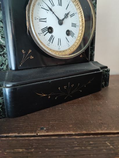 Pendule borne 
Vers 1900
Ref 279