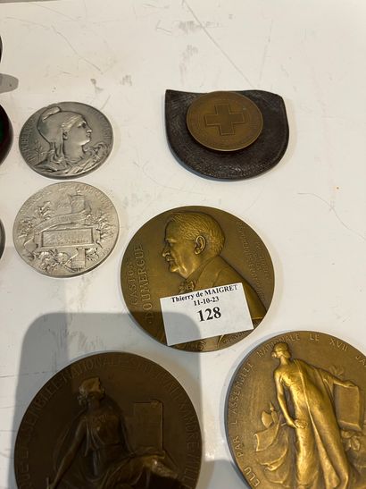 Lot de 3 médailles en bronze de Présidents...