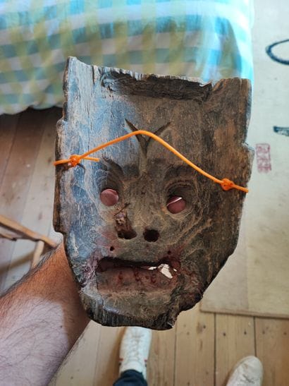JAPON 
Masque en bois laqué 
Ref 271