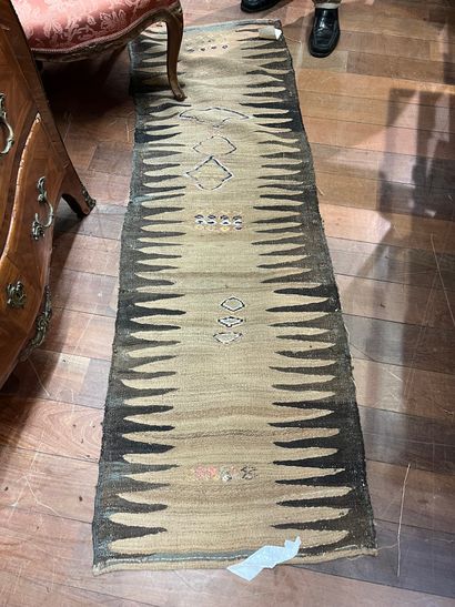 Un ensemble de quatre tapis Kilim
ref 14...
