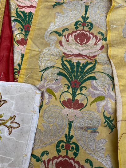 10 Lot: disassembled elements of ecclesiastical...