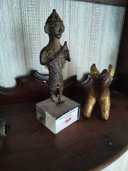 Petit lot de bibelots dans le goût de l'Asie...