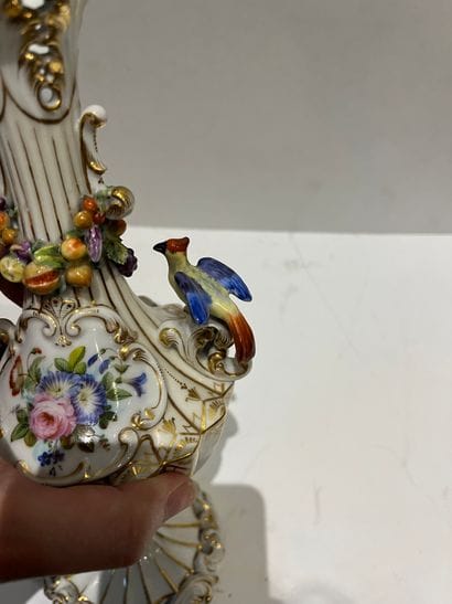 Dans le goût de Sèvres or modèle de Sèvres...