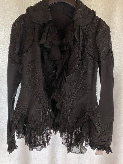 19-Long-sleeved black silk jacket, richly...