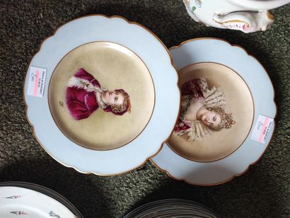 Lot en porcelaine et faïence comprenant :...