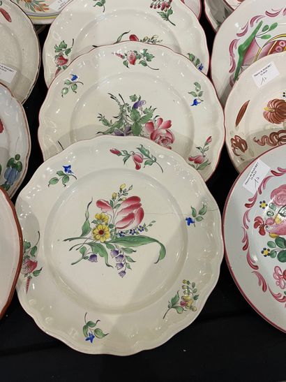 Mannette of ancient and modern earthenware...