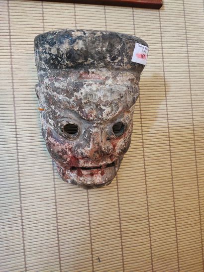 JAPON 
Masque en bois laqué 
Ref 271