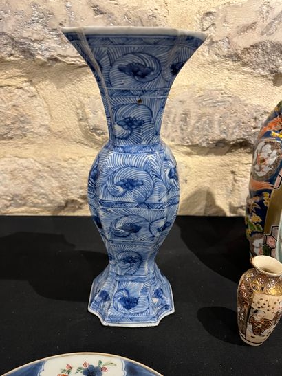Lot of porcelain in the taste of China and...