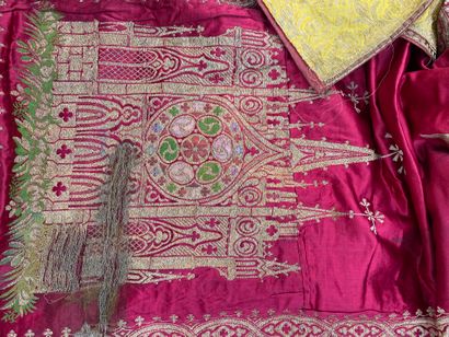 11 Lot of ecclesiastical vestments: chasuble...