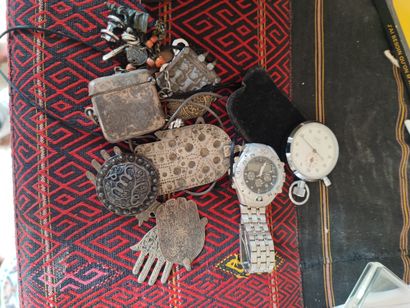 Lot de pièces demonetarisés, montre Cheifel,...