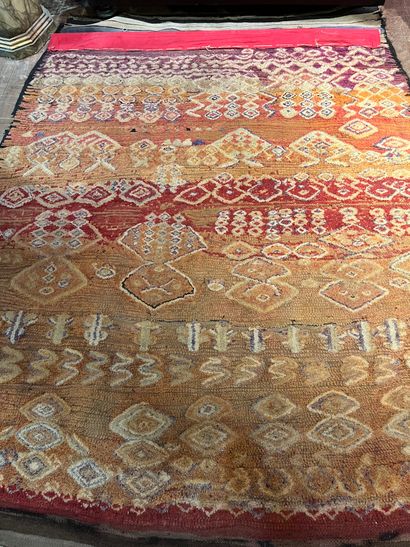 Lot d'environ 5 tapis dans le gout Kilim...