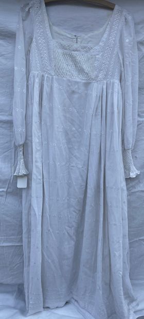 M Lot including:
-Ivory satin skirt, black...