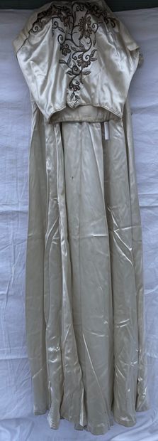 N Set of 3 long strapless dresses:
one in...