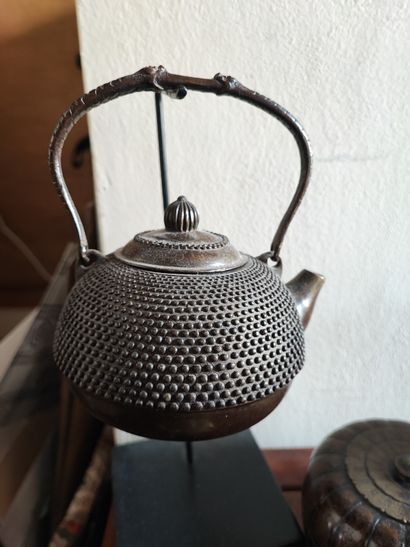 Lot comprenant trois boîtes Asie du Sud et...