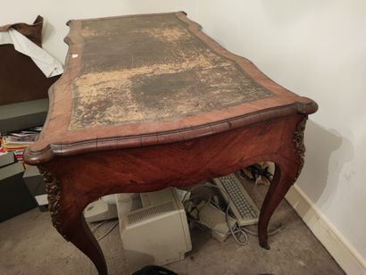 Louis XV-style veneered flat desk, opening...