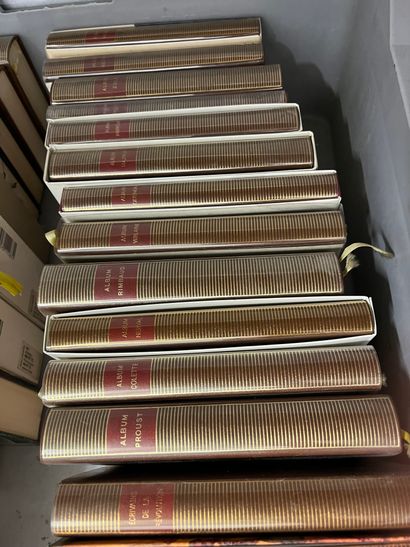 5 mannettes. Strong set of volumes Collection...