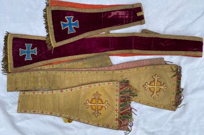 11 Lot of ecclesiastical vestments: chasuble...
