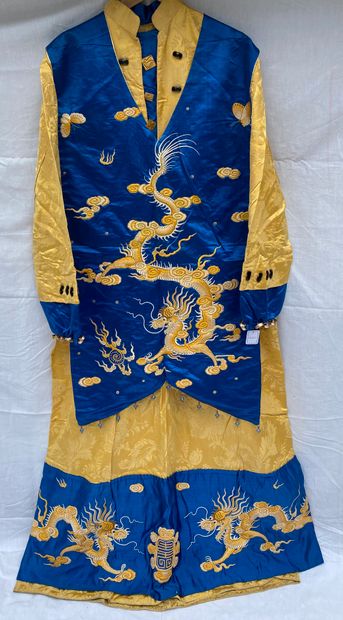 14 - Set of 2 dresses:
Yellow damask and...