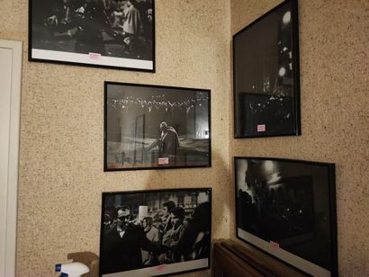Lot of about 10 reproductions and photographs...
