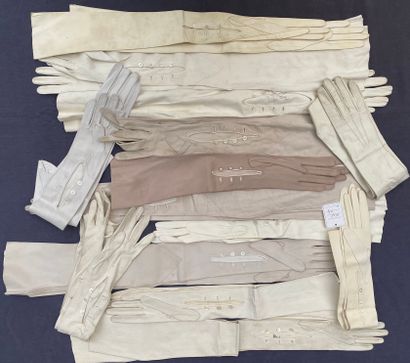 Reunion of 14 pairs of long ivory, beige...