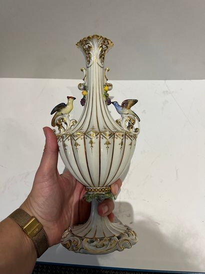 Dans le goût de Sèvres or modèle de Sèvres...