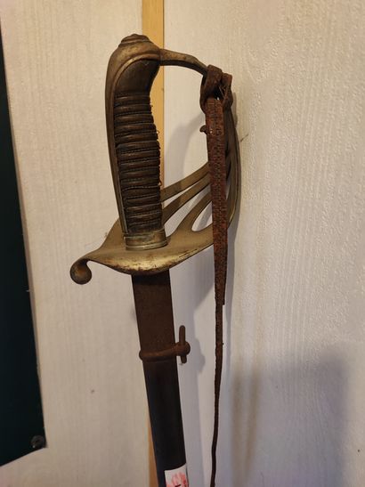 Sabre d'officier 
Troisième République 
Usures...
