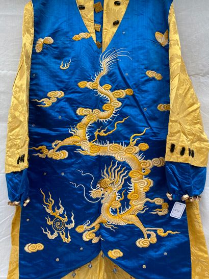 14 - Set of 2 dresses:
Yellow damask and...
