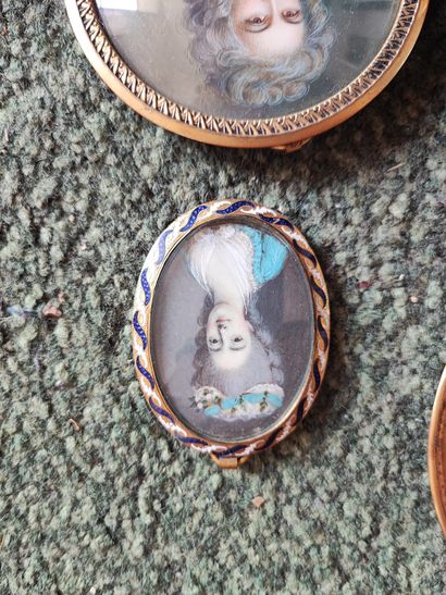 Lot de 4 miniatures Portraits. XVIIIe et...